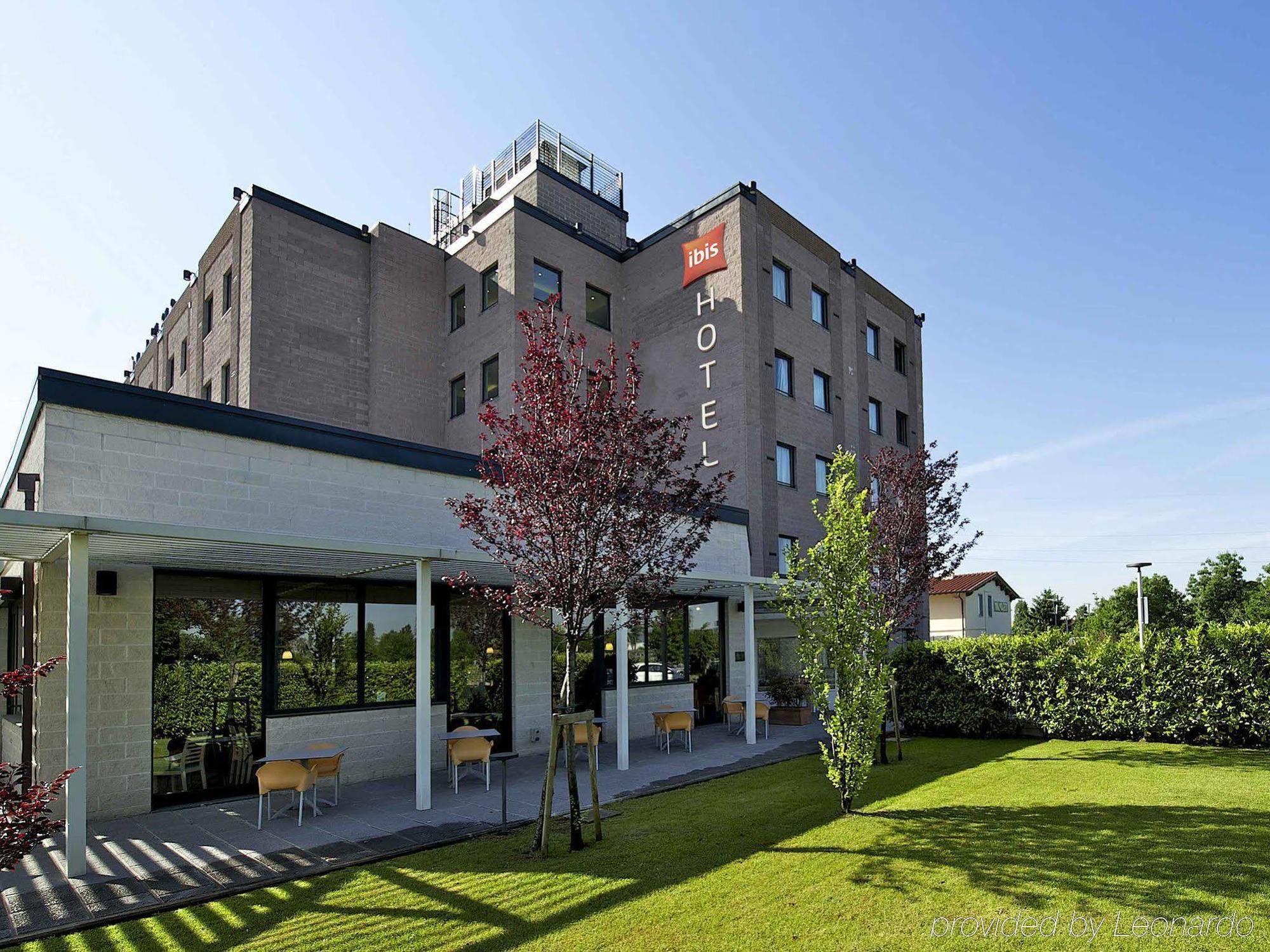 Hotel Ibis Firenze Prato Est Campi Bisenzio Exterior photo